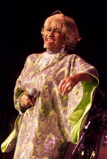 En su octavo aniversario luctuoso, Celia Cruz fue homenajeada con un concierto tropical en Nueva York.