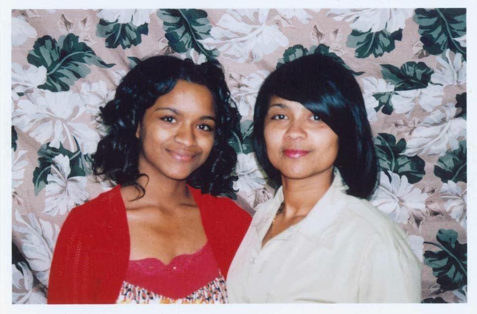 Cuando Metz (derecha) entró en prisión tenía 26 años y dos hijos.