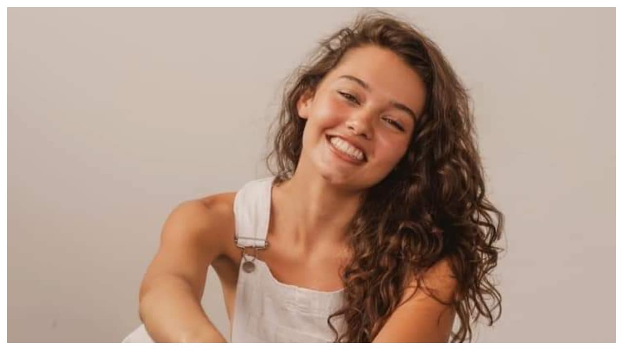 Médicos amputan piernas de joven modelo que lucha por sobrevivir al covid