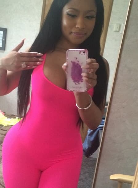 Entre sus candentes revelaciones, Nicki confesó que cuando está con su pareja le gusta complacer un 50%, pues el otro 50% lo tiene que hacer el chico.