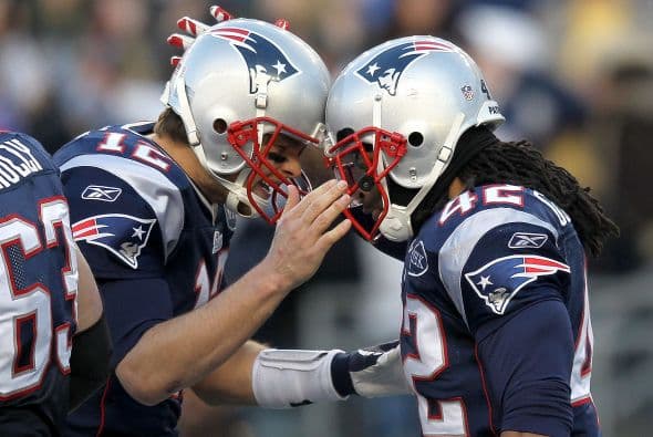 El otro juego que se disputará este sábado será entre Broncos de Denver contra Patriotas de Nueva Inglaterra. Los Broncos tienen un valor de $1,046 millones (posición 12), mientras que los Patriotas son valorados en $1,400 millones (posición 3), según la lista de Forbes.