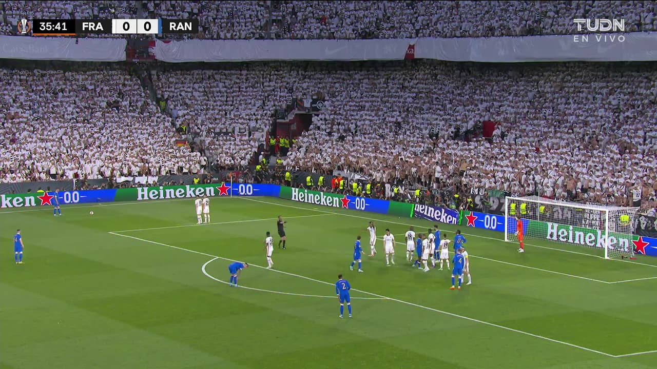 ¡TIRO ATAJADO! disparo por John Lundstram.