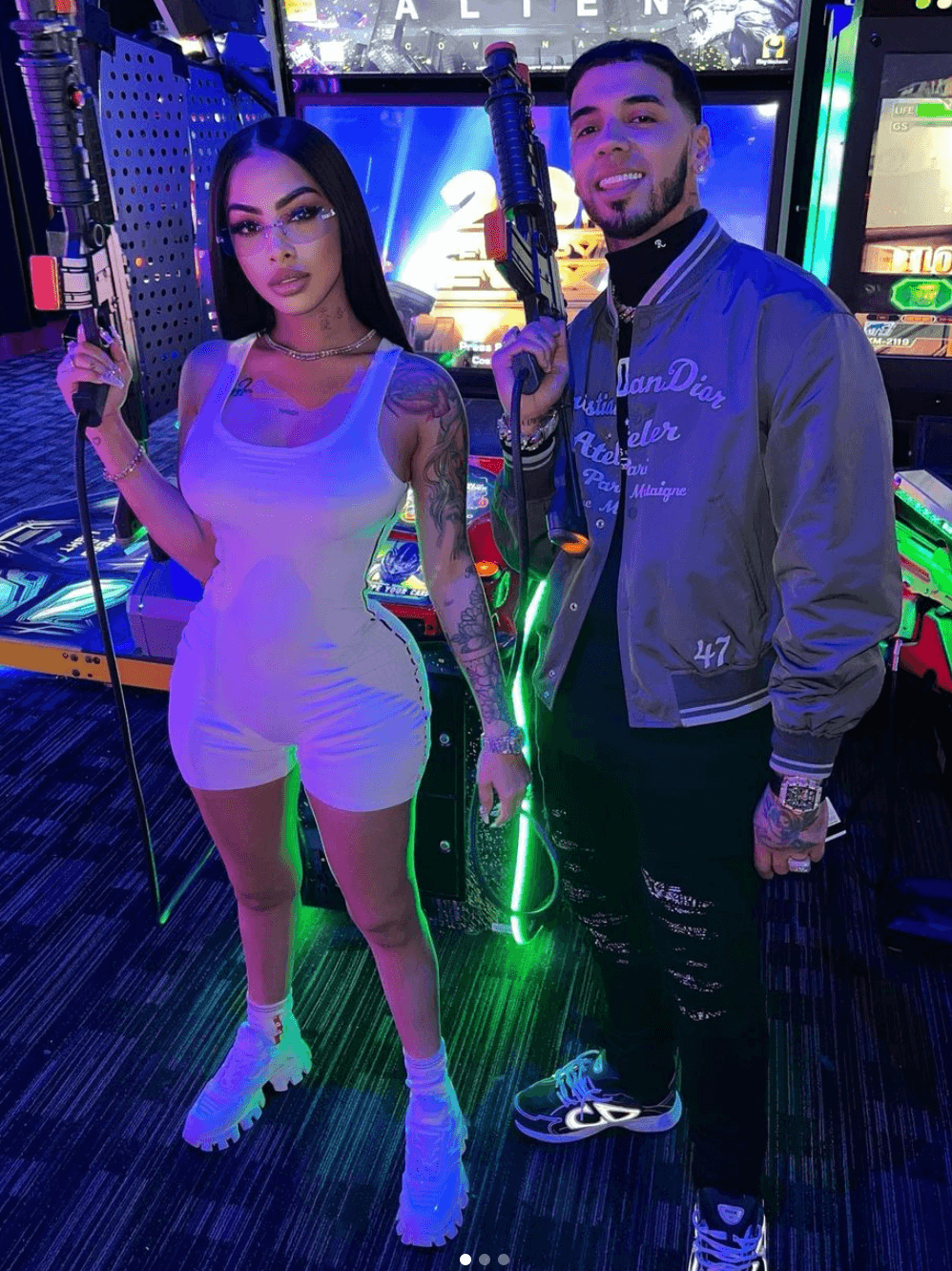 Y después, el anuncio del 
<a href="https://www.univision.com/musica/karol-g-ex-novio-anuel-yailin-boda">nuevo romance de Annuel AA con Yailín ’La más viral’</a>, quienes ya formalizaron con una propuesta de matrimonio… Muchos se preguntaron si una tercera persona sería la culpable de que terminaran Anuel AA Y Karol G.