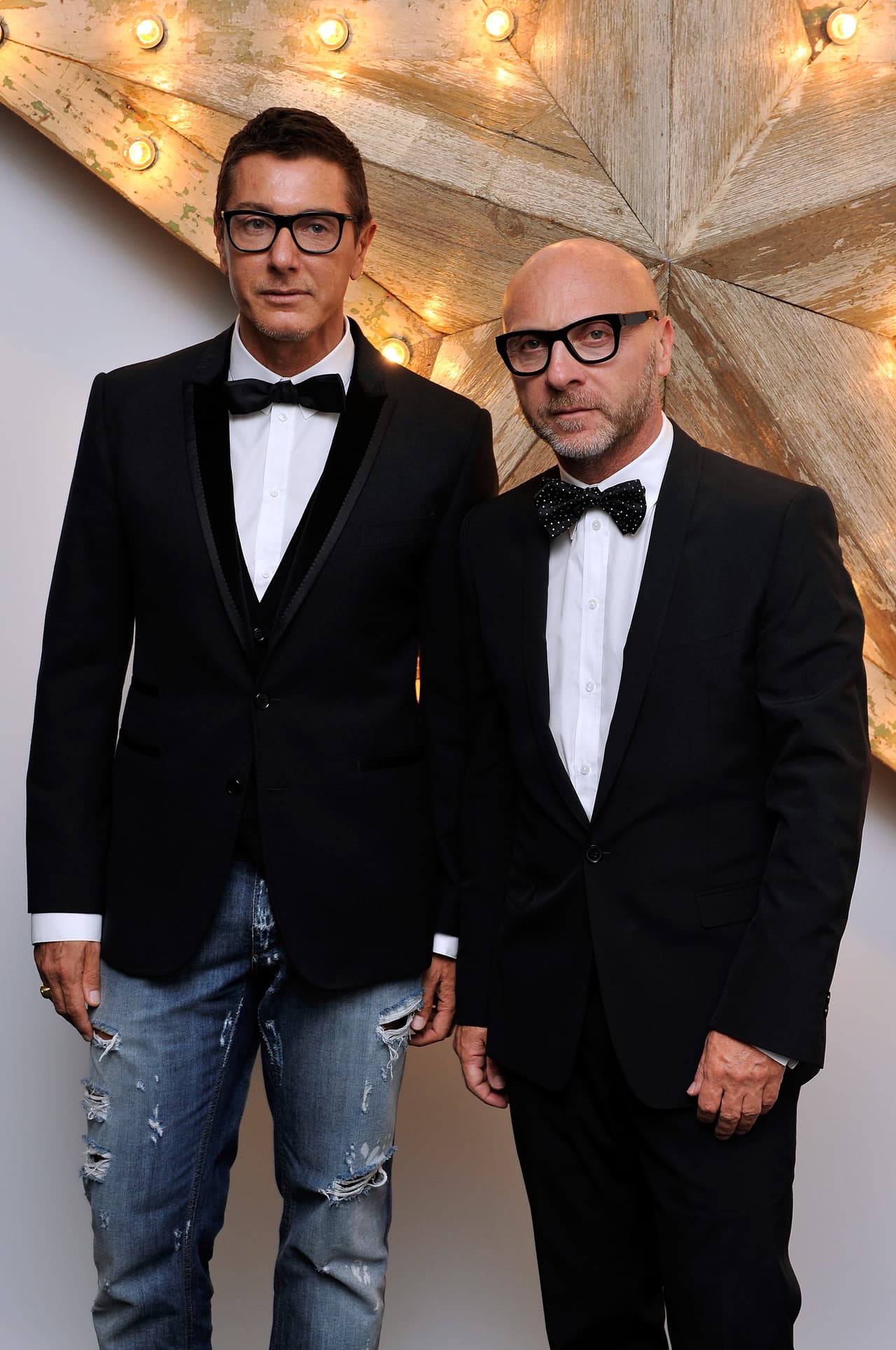 De acuerdo con la agencia AFP, la casa de modas italiana fundada por Domenico Dolce y Stefano Gabbana, deberá 
<b>indemnizar a Maradona con 70,000 euros (77,500 dólares)</b> por haber usado su nombre con fines comerciales sin su consentimiento.