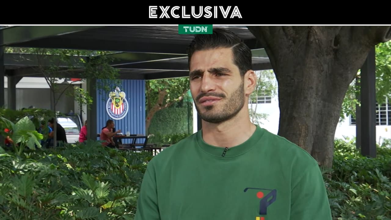 'Pollo' Briseño y el motivo de sus elogios a Ochoa