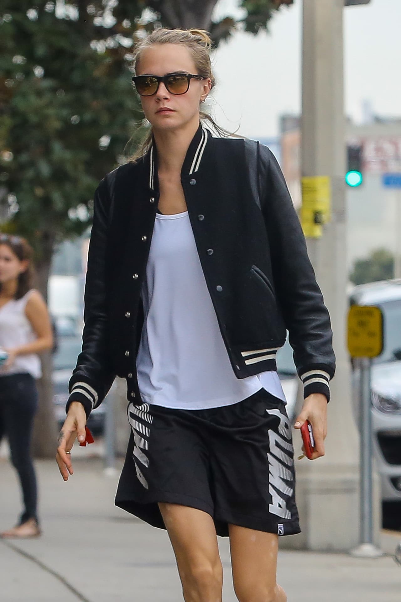 Cara ha bajado drásticamente de peso.