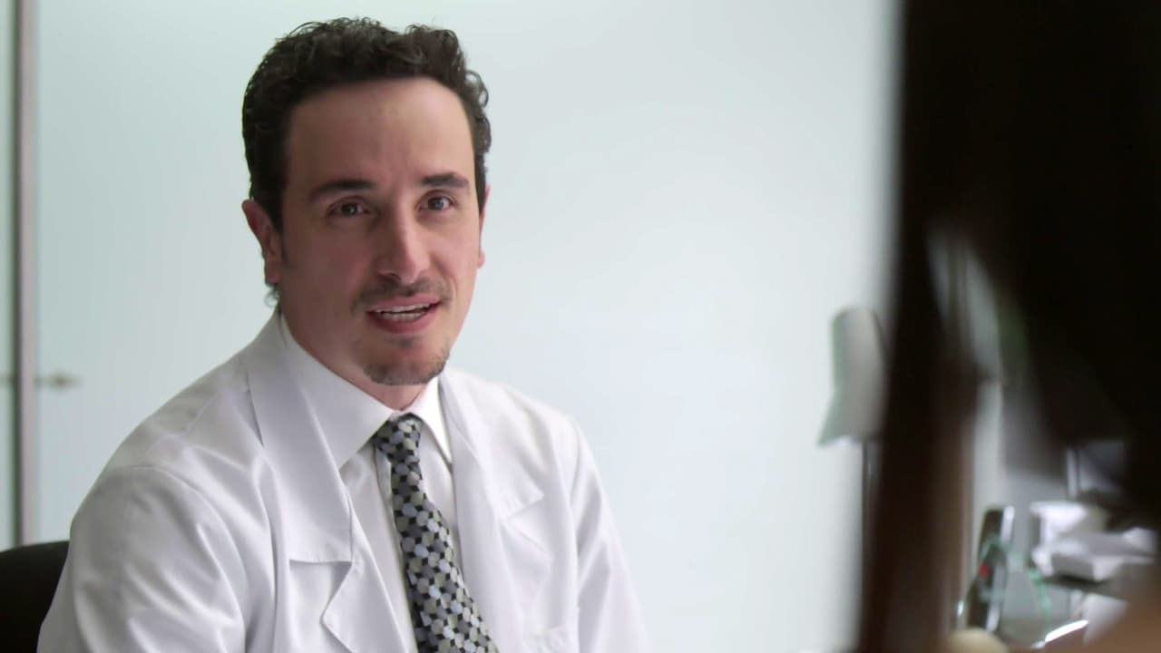 Elba había contactado al cirujano gracias a la esposa de Dámaso, la mano derecha de 
<b><a href="https://www.univision.com/series/el-chapo/marco-de-la-o-es-joaquin-el-chapo-guzman-en-el-chapo">Joaquín Guzmán Loera</a></b>.