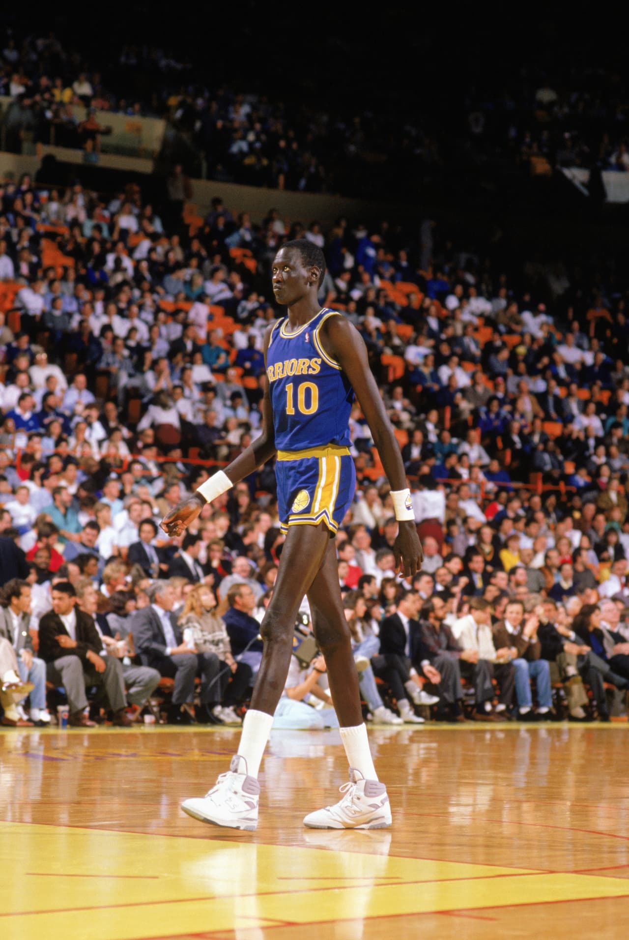 2. Manute Bol - 2.31 metros