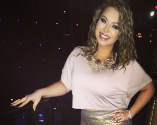 Además de lucir tremendos atuendos, la hija de Jenni también interactúa mucho con sus seguidores.