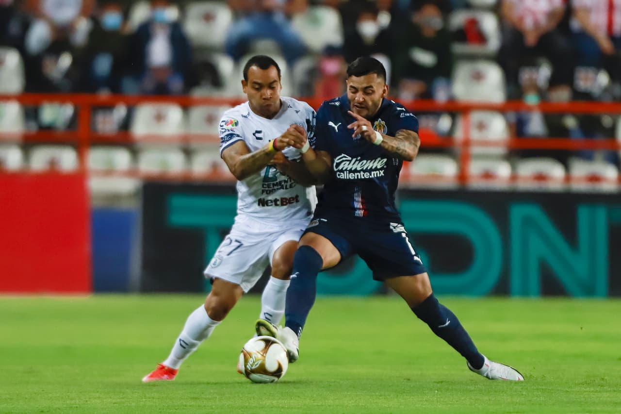 Pachuca vino de atrás y con doblete de Murillo se impuso a Chivas y lograron el boleto a Cuartos de Final donde enfrentarán al América.