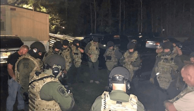 17 personas detenidas durante "Operación Carnívoro" en Carolina del Norte