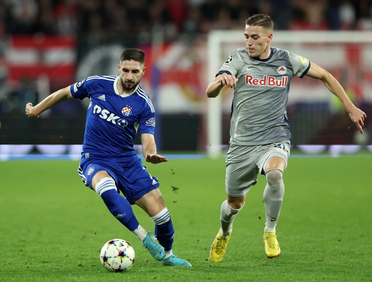 Leipzig goleó 3-1 como local al equipo de Celtic de Escocia con goles de Nkunku y André Silva, mientras que Salzburg consiguió su primer triunfo ante Dinamo Zagreb por 1-0 con gol de Okafor en Champions League.