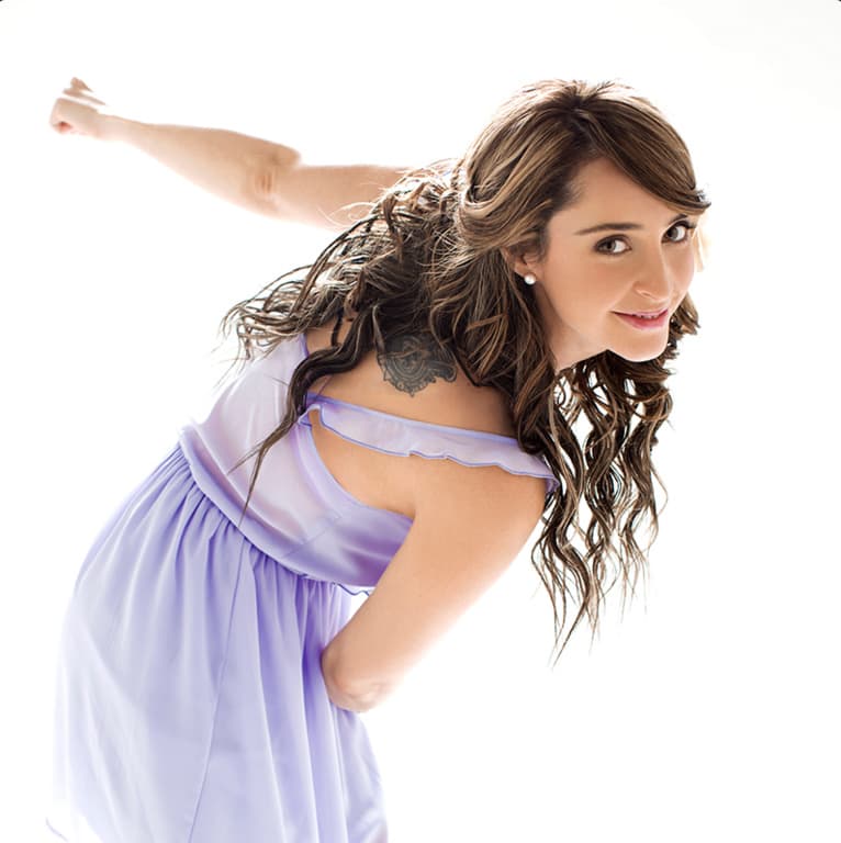 Meses después se dice que inició una relación con el también actor David Medel.