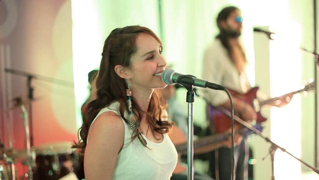 Pero al preguntarle al actor si le gustaría contraer matrimonio con Irán, él agregó: "Es una gran persona, bella por dentro y por fuera. Siempre existe esa ilusión y el deseo de estar juntos para toda la vida, eso depende de cómo se vayan dando las circunstancias".