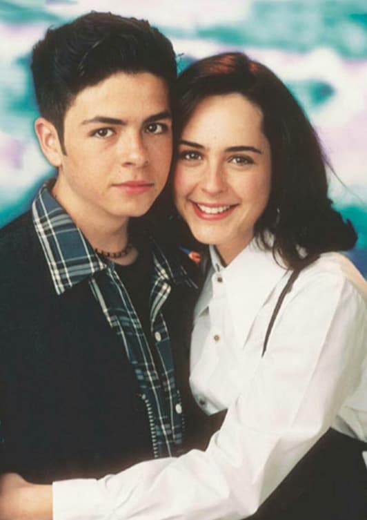 En 1994 tuvo su gran oportunidad con la telenovela juvenil 'Agujetas de color de rosa'. En esa historia formó pareja con José María Torre.