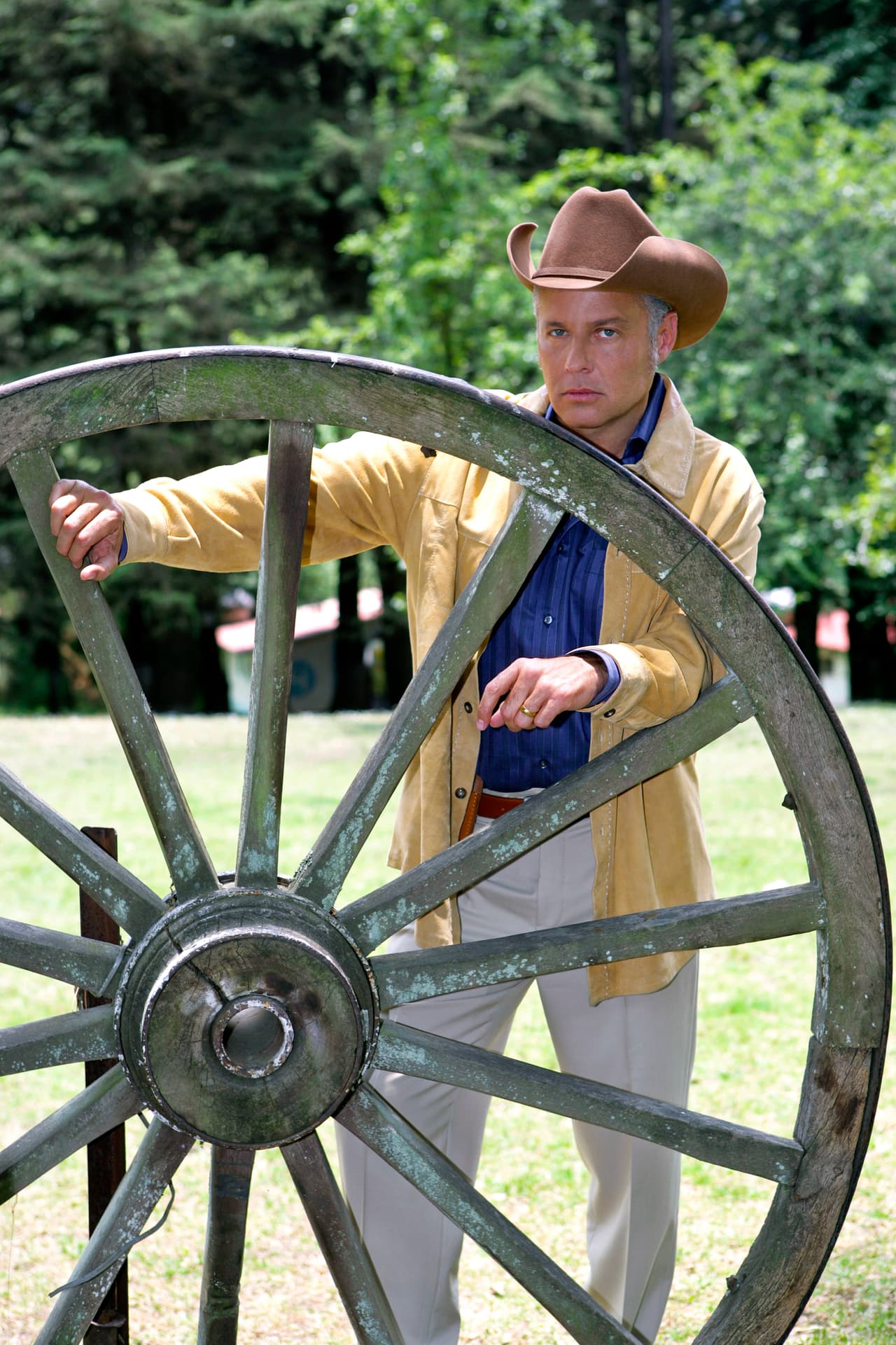 Disfrutarás de Alexis Ayala como villano.