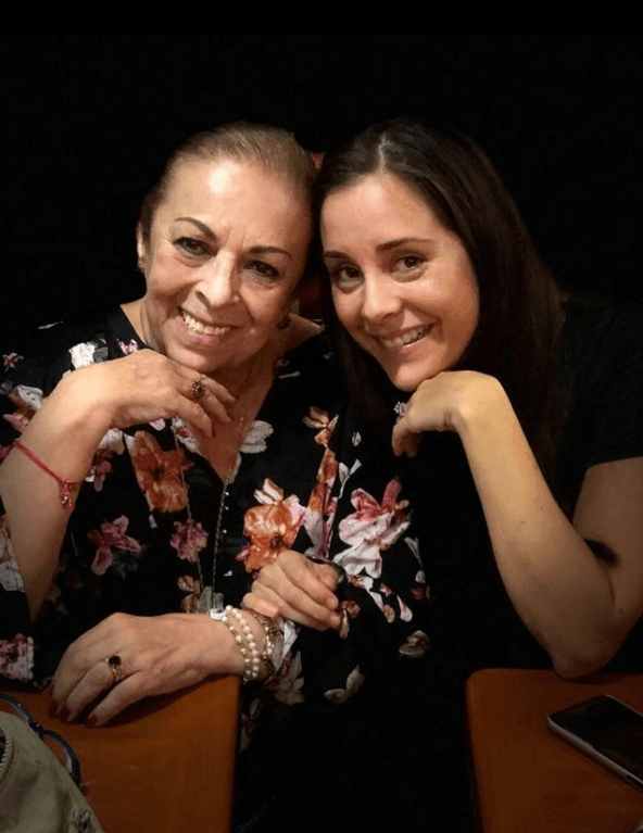 A pesar de la distancia, pues doña Virginia radicaba en México, madre e hija eran muy unidas.
<br>