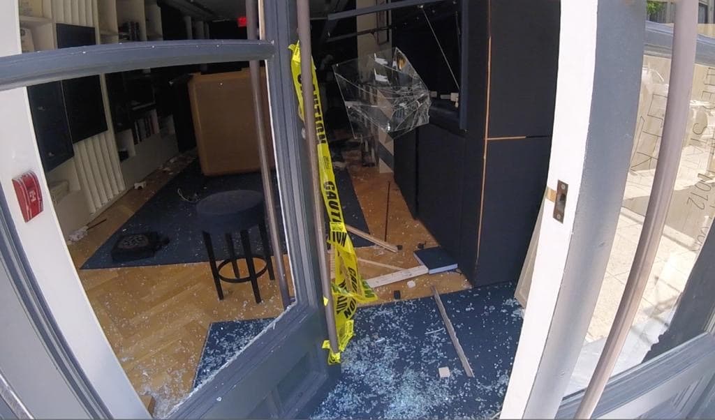 El NYPD dice que muchos de los saqueos fueron hechos por personas que no necesariamente estaban conectadas con las protestas.