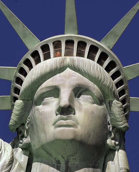 El icono turístico y simbólico de Estados Unidos celebra este 17 de junio 130 años de su llegada a Nueva York.