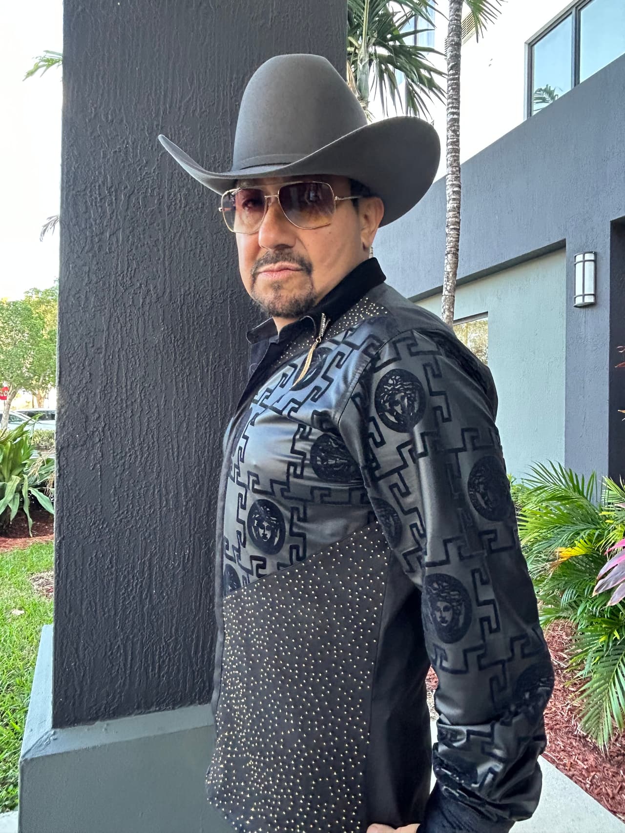 Dispuesto a romper corazones durante sus pasos por la 35ª entrega de la premiación.