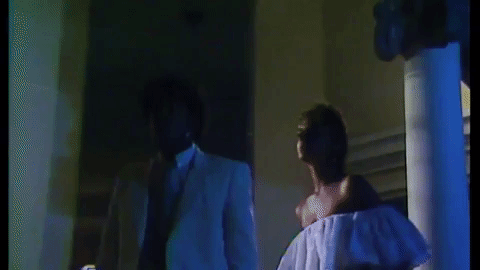 "Nos siguió una corte de carros de bomberos con sus sirenas avisando a todo pulmón que algo inusual estaba por suceder. Se iban a casar dos personajes de ficción en la vida real", relató la 'niña Mencha'.