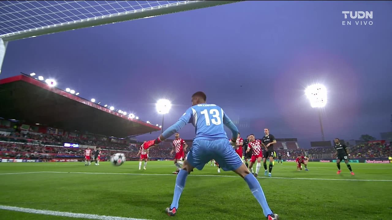 ¡De inmediato reacciona Feyenoord! Autogol de Herrera