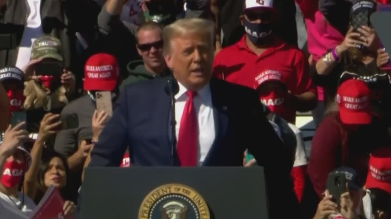 El New Square en el centro histórico de Chandler fue el lugar que eligió el Partido Republicano para realizar su fiesta tras darse a conocer los resultados de la votación y es que esperan ganar como en ocasiones pasadas en el estado de Arizona.