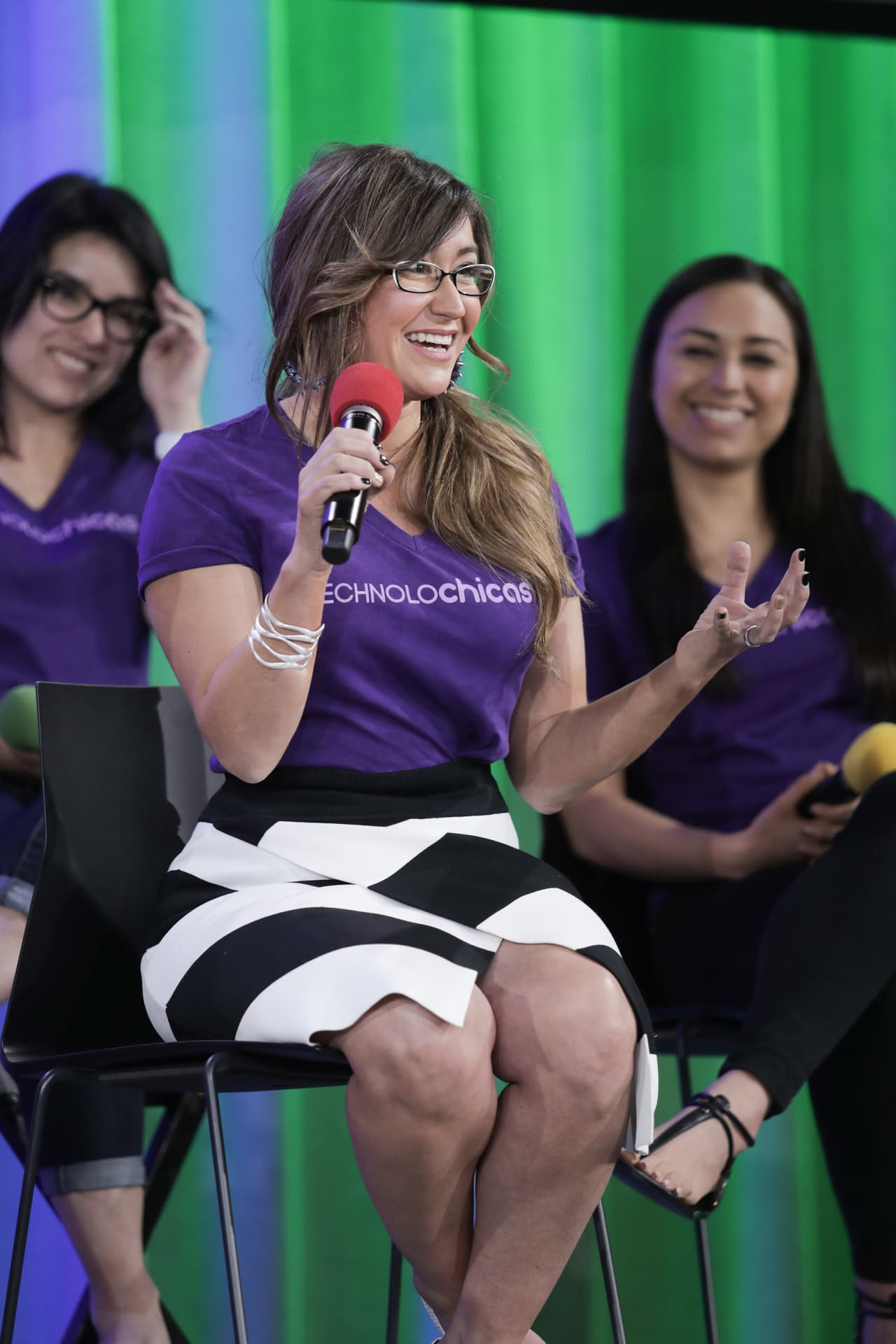 "Mis papás siempre nos impulsaron a amar el aprendizaje. Yo sé que ellos están muy orgullosos y entusiasmados por lo que hemos logrado y siempre nos apoyaron en todo", dijo Susana Tapia.
<br>