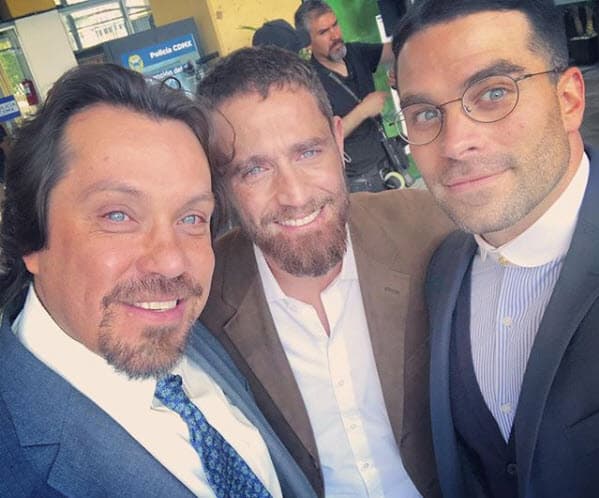 'Contracara' cuenta la historia de un magnate de medios que es aniquilado el día de su boda, al mismo tiempo que un asesino a sueldo en los Estados Unidos es ejecutado en la silla eléctrica. El alma del magnate reencarna en el cuerpo del asesino a sueldo y, a su vez, el alma del asesino termina habitando a un profesor de antropología. Cada hombre ahora tendrá que lidiar no solo con un nuevo cuerpo, sino también con la forma de adaptarse a un nuevo espíritu.
<br>