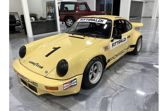 En 2016, Jerry Seinfeld subastó una unidad similar que fue conducida por Peter Revson, quien obtuvo dos victorias y cinco podios en la Fórmula 1, y por el que desembolsaron
<b> 2.31 millones de dólares</b>.