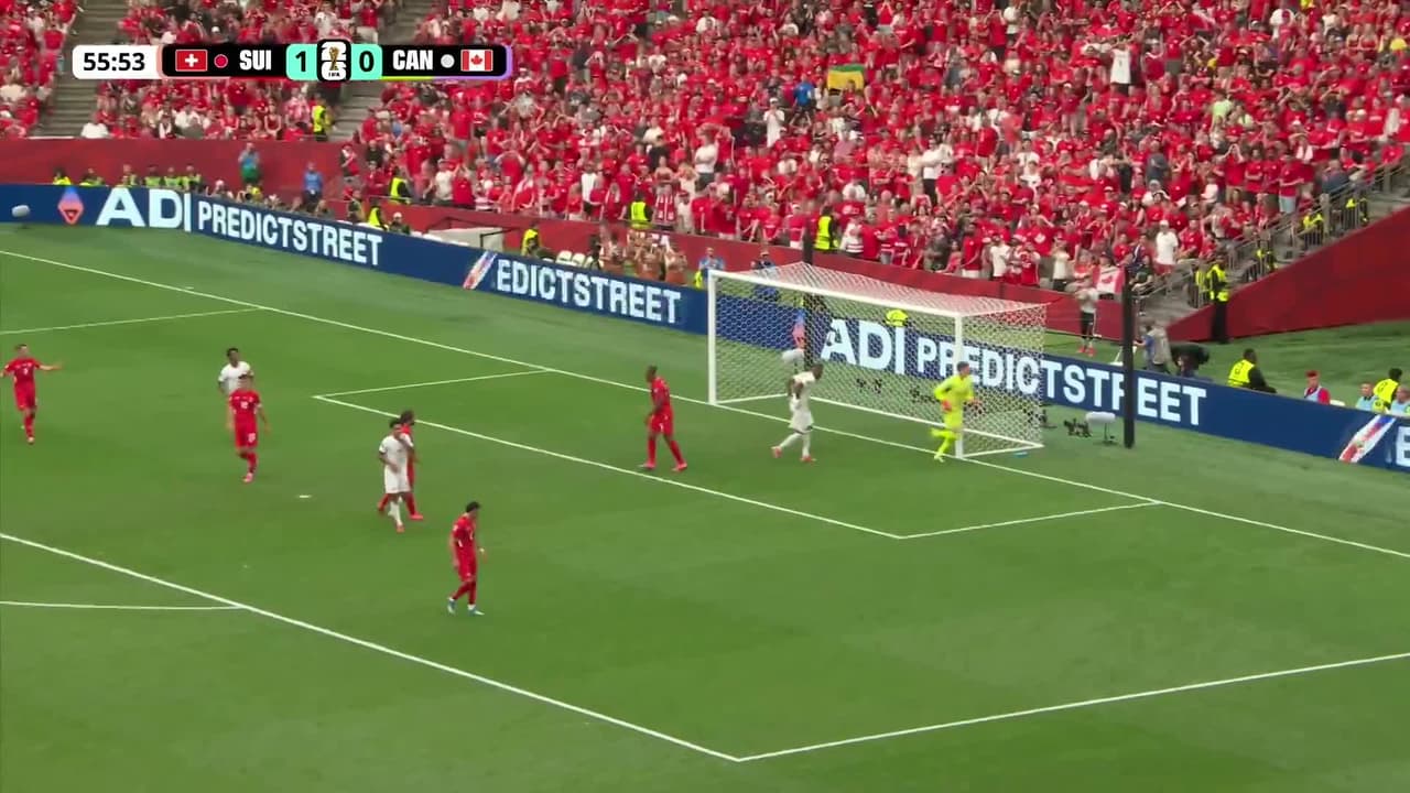 ¡GOL!  anota para Suiza. Johan Manzambi