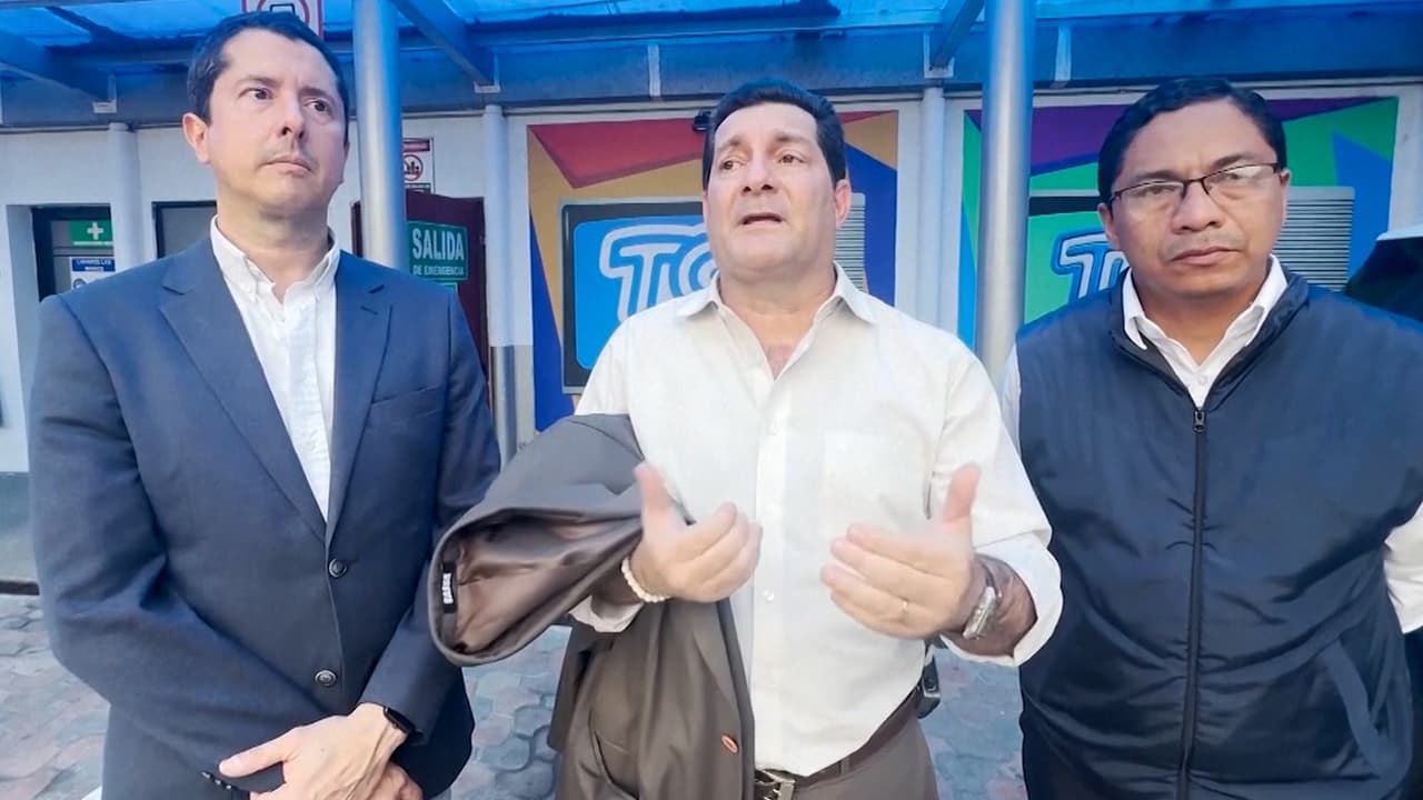 “Querían salir al aire, dispararon al camarógrafo”: hablan periodistas tras asalto a canal de Ecuador