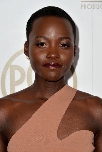 Los Ángeles impone la moda y tendencias en cuanto cabelleras y actitud para lucirla, por ello te traemos los cabelleras que roban la miradas s en cada alfombra roja. Desde el más irreverente al más romántico. ¿Te atreves a copiarlos? Lupita Nyong'o