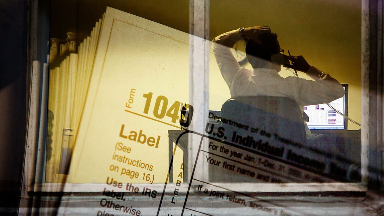 Arrestan a preparador de impuestos que lograba reembolsos más altos para sus clientes de forma fraudulenta