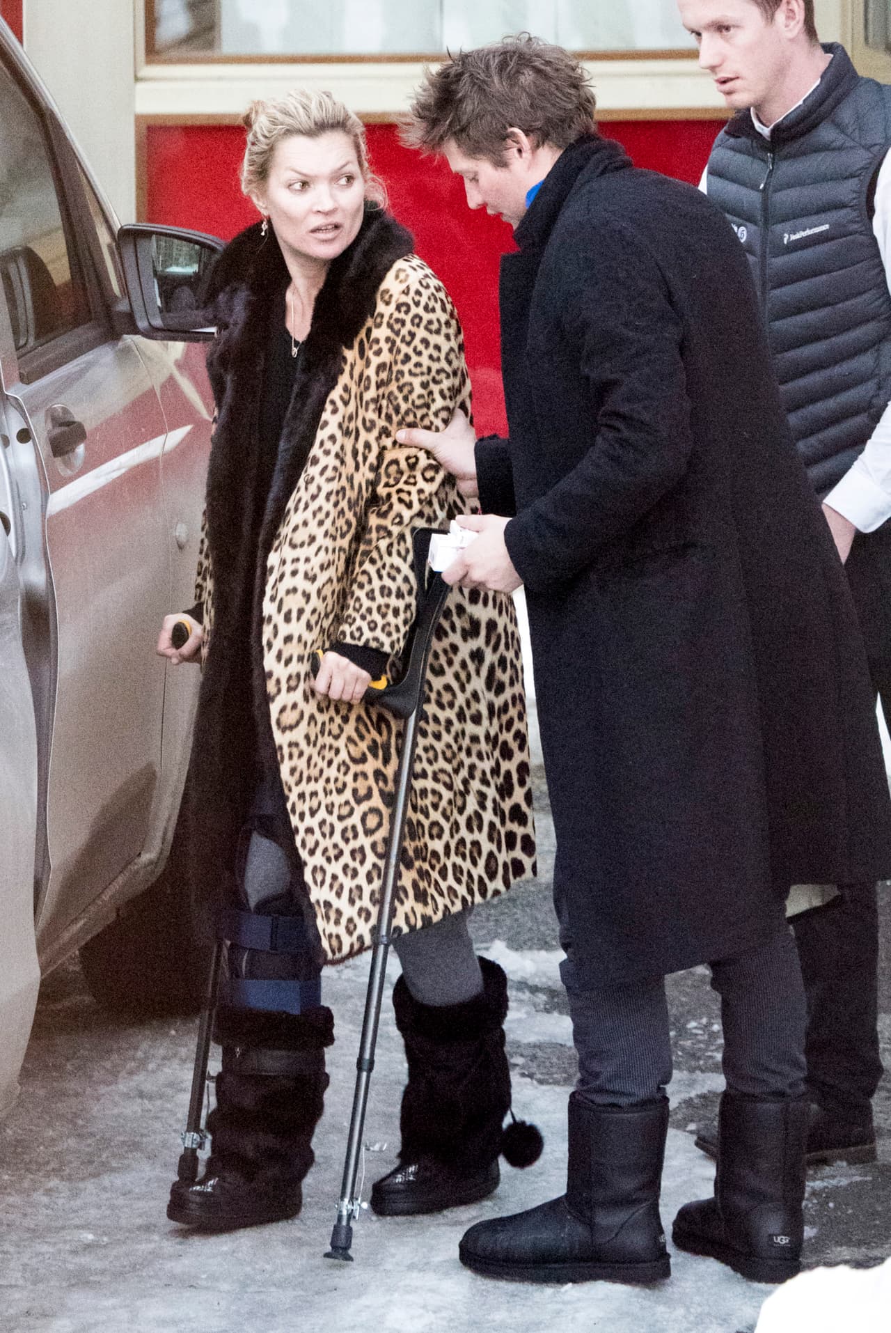 La modelo no podrá asistir a la inauguración de Saks Fifth Avenue, en Toronto.