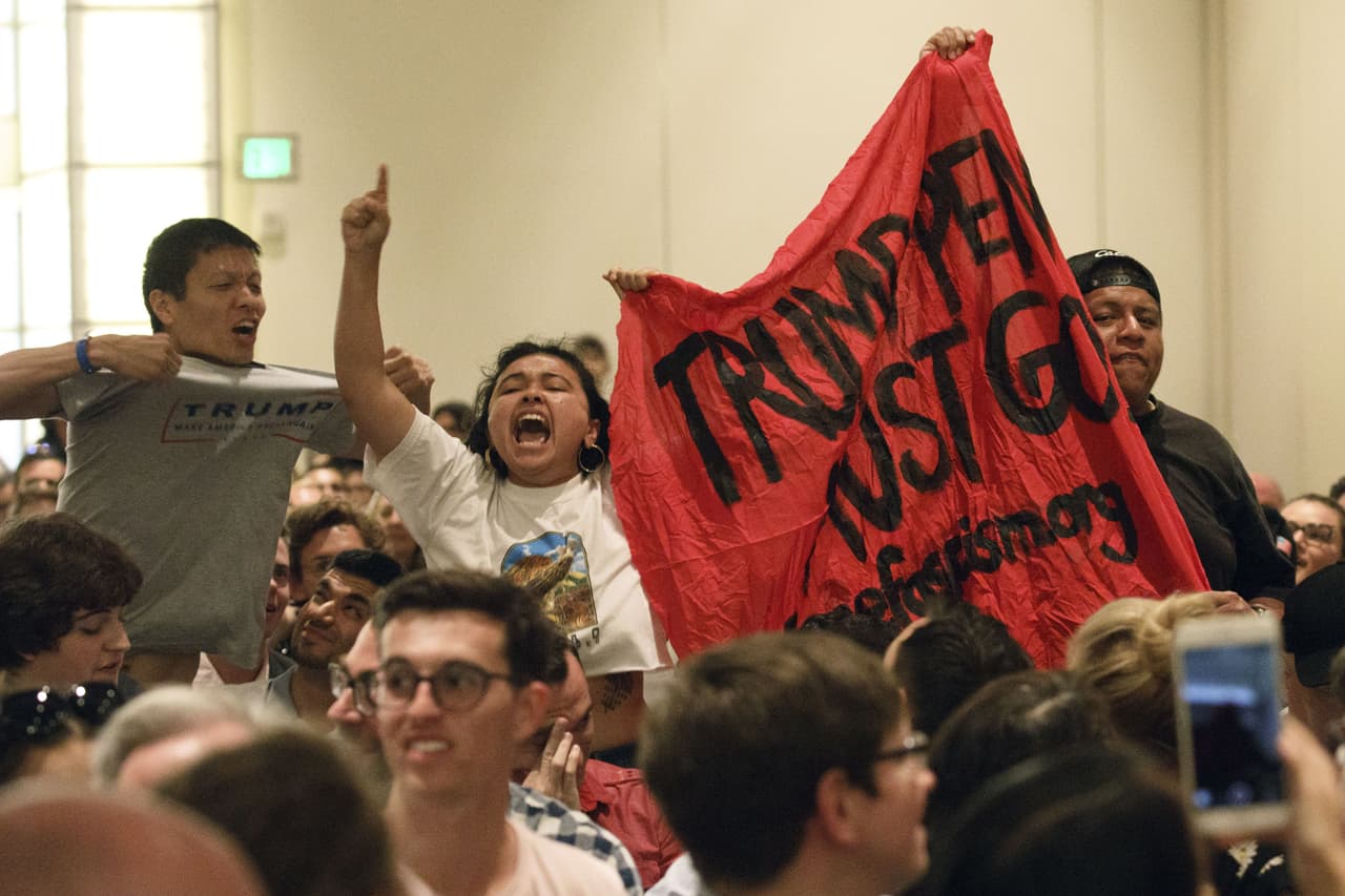 En el Politicon fueron recibidas todas las posturas: demócratas, republicanas y de todo el aspectro político.