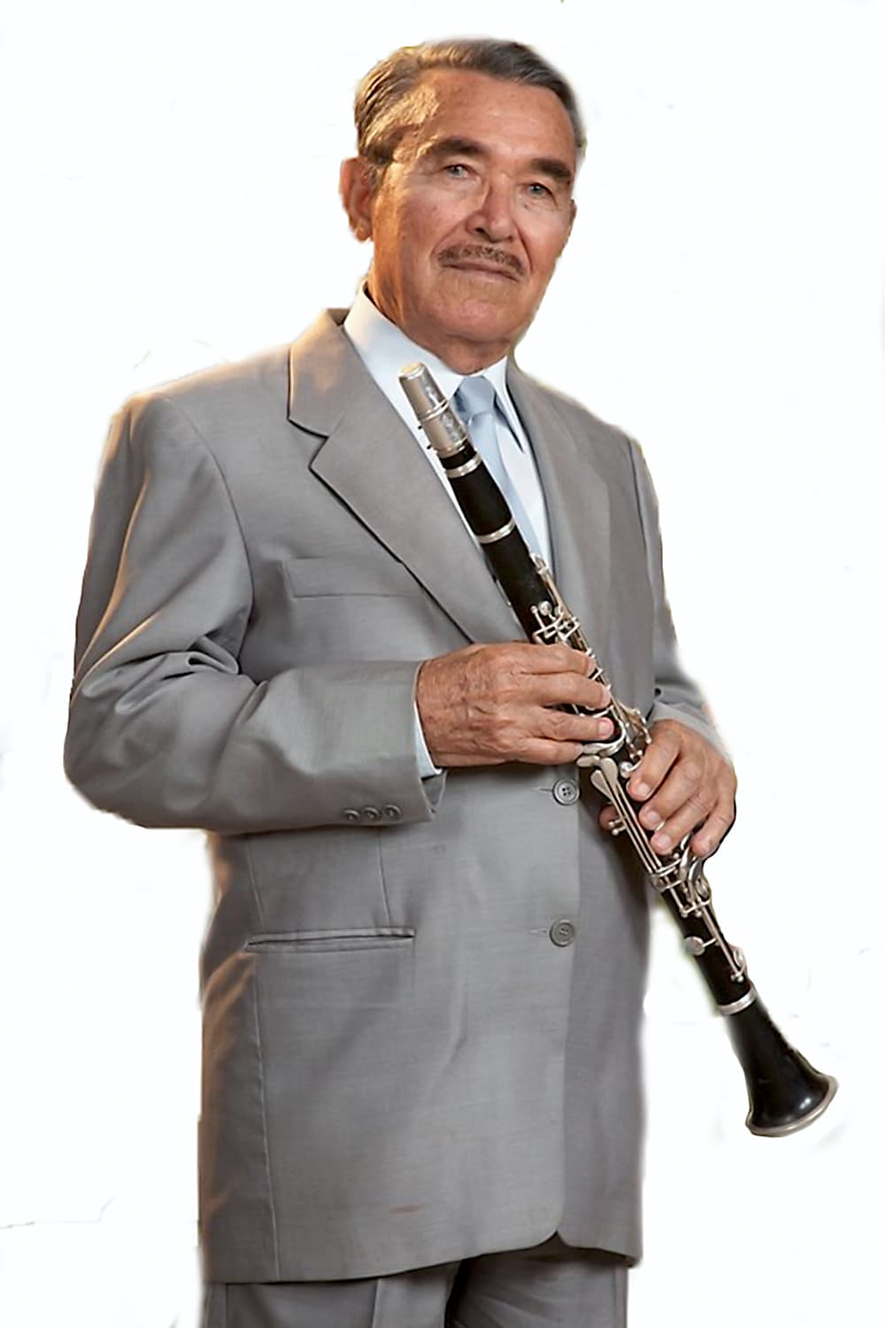 Salvador Lizárraga, fundador y líder de la La Original Banda El Limón, falleció el 29 de marzo, a los 88 años. El músico sufrió un accidente cerebrovascular y desde hace años, tenía problemas con derrames cerebrales que lo tenían postrado en la cama.