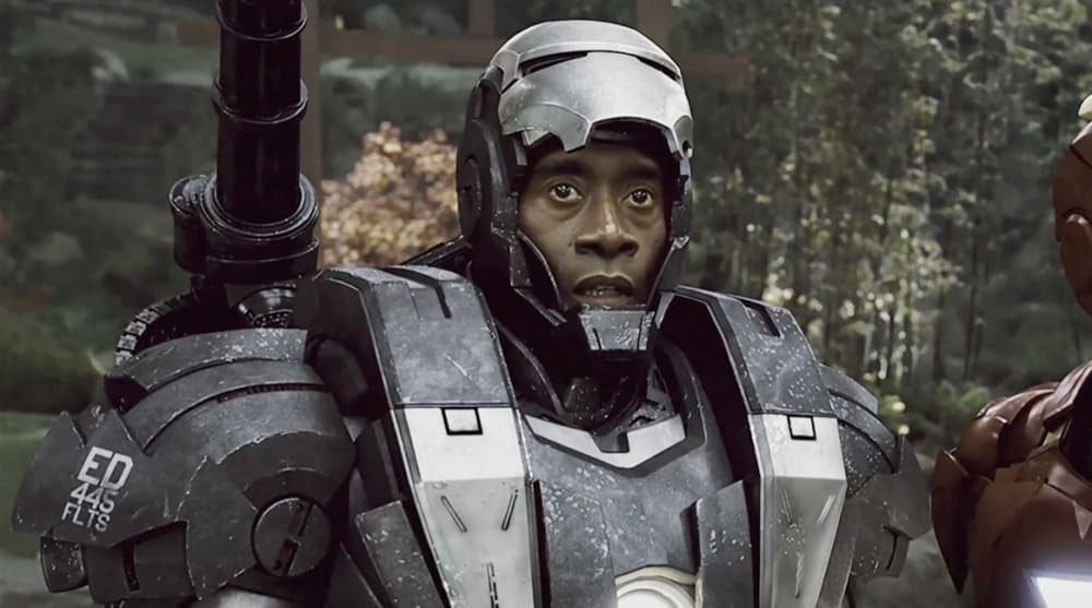 <b>War Machine </b>
<br>Después de tener un papel secundario en las primeras fases del MCU como el mejor amigo de Tony Stark, Rhodey será pieza clave en las futuras fases de Marvel. Es un soldado experimentado con acceso a algunas de las mejores armaduras de Iron Man, por lo que su presencia en 'The Kang Dynasty' y 'Secret Wars' luce obligada.
<br>