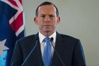 La elevación a "alto" no representa mucha diferencia para la vida cotidiana de la mayoría de la gente, dijo el primer ministro.