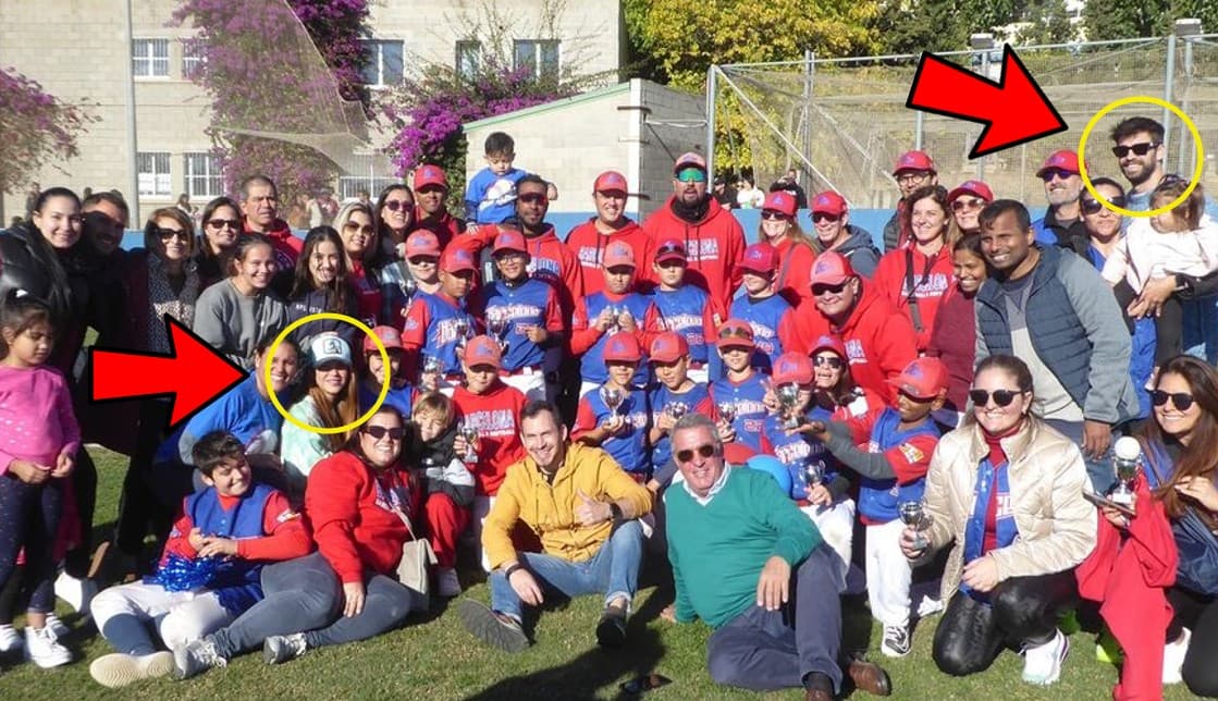 Shakira y Piqué aparecen en la fotografía grupal de la sub 10 del Club Beisbol Softbol Barcelona.