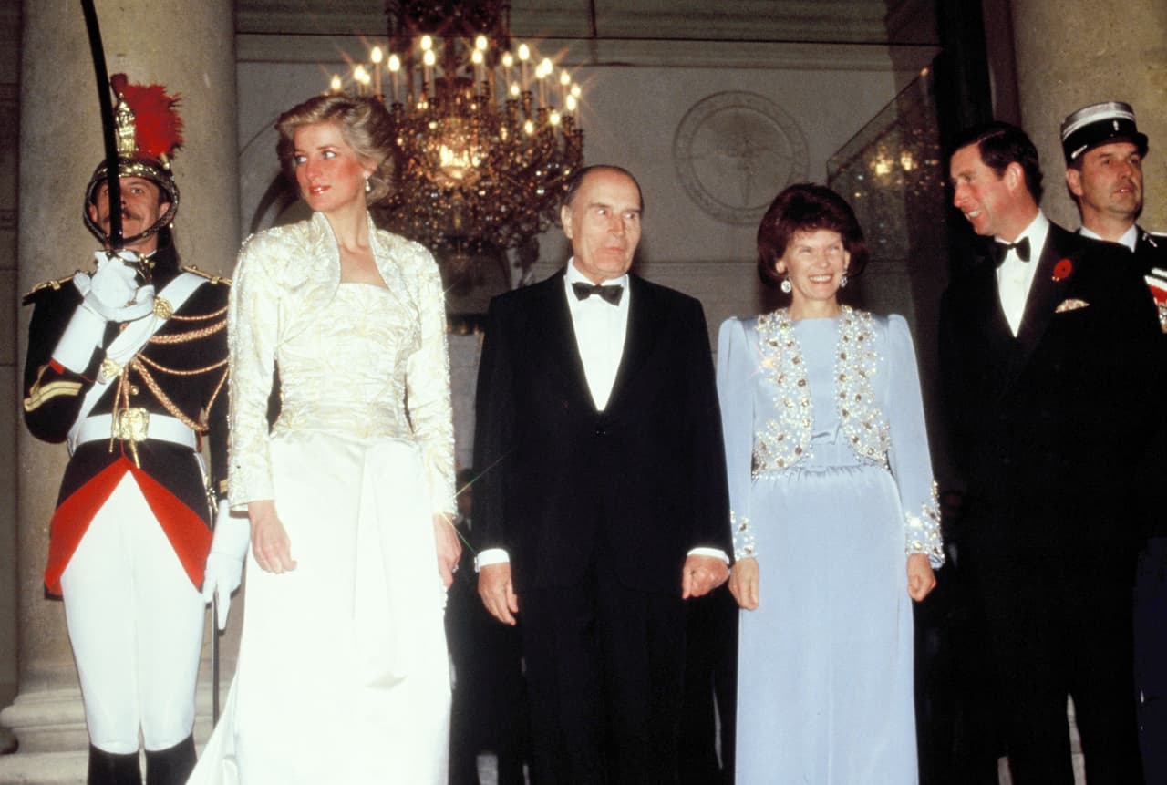 El día anterior participó había participado un encuentro con el ex presidente francés, Françoise Mitterrand, en París.