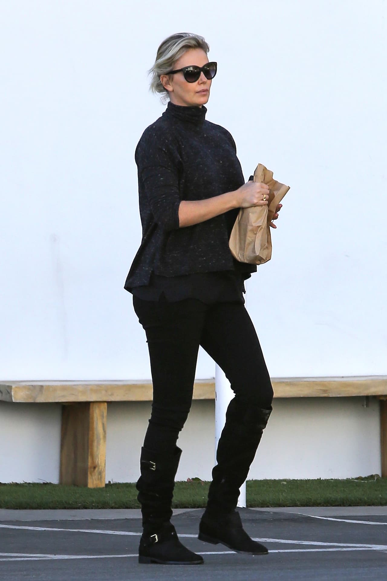 ¿Una botella de licor, para disfrutar en la noche?