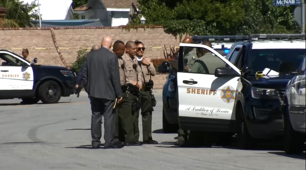 Las autoridades del condado de Los Ángeles informaron que la niña fue reportada muerta en la escena.