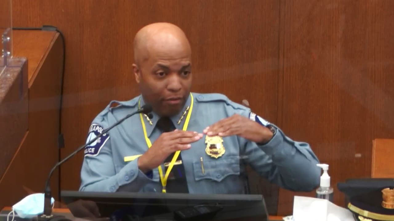 Jefe de la policía ofrece un demoledor testimonio contra el exagente acusado por la muerte de George Floyd