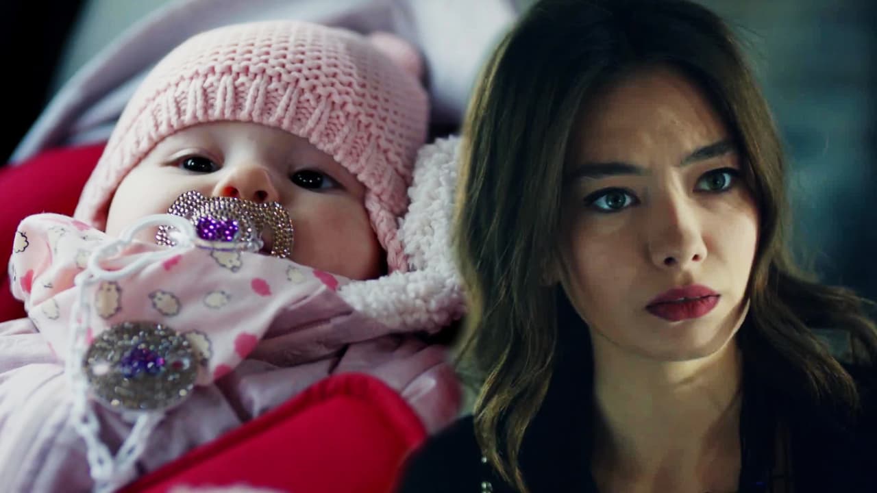 Emir había perdido una batalla al no evitar que Kemal supiera que era el verdadero papá de Deniz, y con el propósito de arrebatársela, ordenó que la pequeña fuera metida en el auto de su madre para simular que ella la había olvidado. Tras verse rodeada por los reporteros, Nihan trató de aclarar la situación.