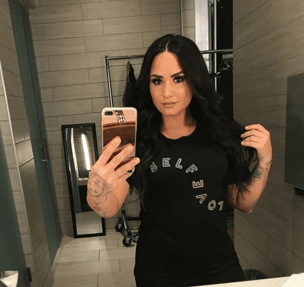 "Creo que mi favorito ha sido el rubio con rosa", declaró la cantante a Elle a principios de 2018.