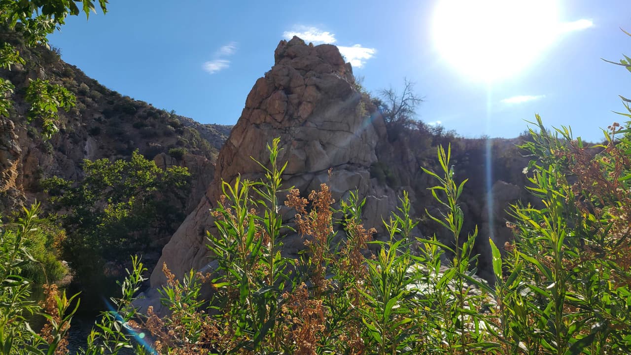 La distancia es de unas 6 millas y el nivel de exigencia para llegar es de moderado a alto.