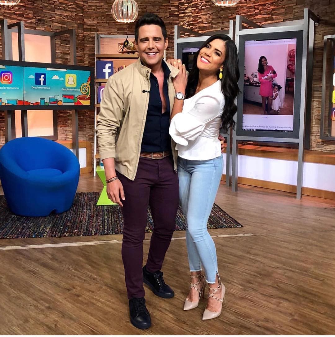 A través de la red social, Alejandro le pidió a sus seguidores que en la publicación dedicada a la amistad mencionaran a la persona con la que les gustaría cumplir un sueño, tal como él lo hizo de la mano de Francisca.
<br>