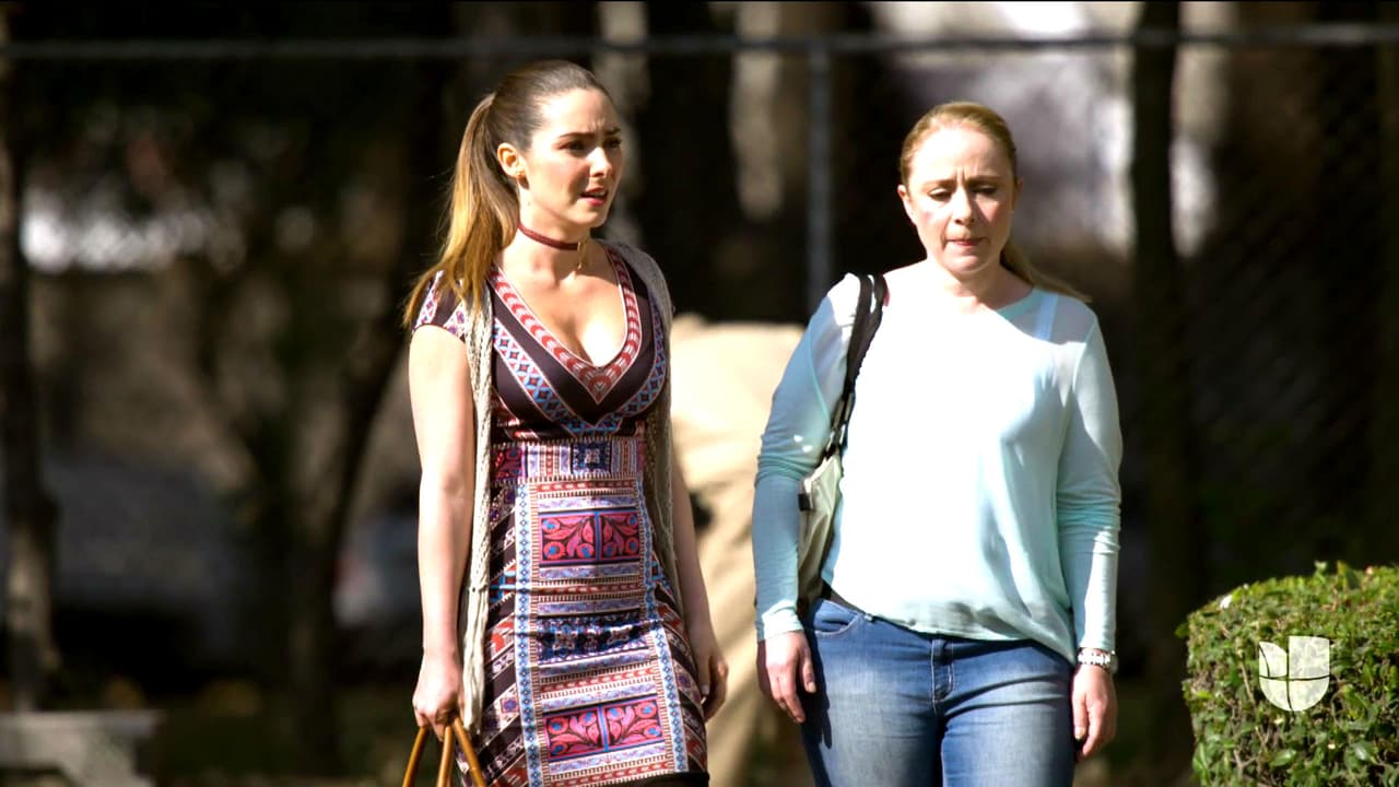 Los periodistas insistían en hablar con Estela, pero ella se negaba rotundamente a salir en los medios.