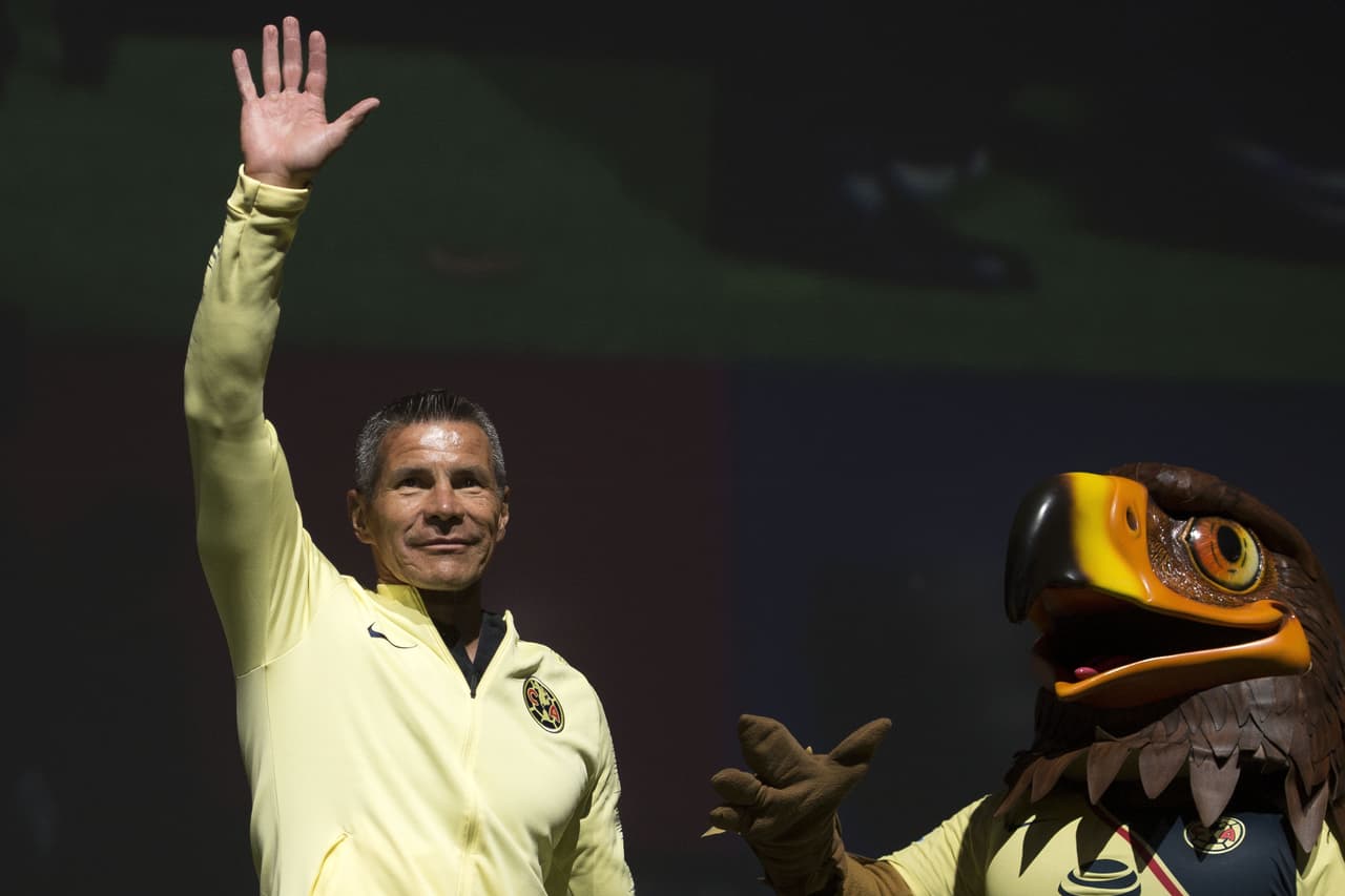 Alfredo Tena, mejor conocido como el 'capitán furia', ahora es entrenador de las fuerzas básicas del América.